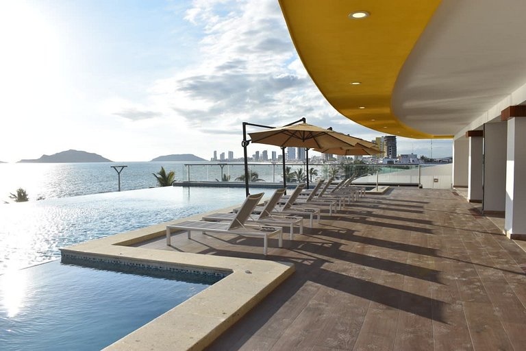 Departamento en Mazatlan frente al mar y alberca común #201