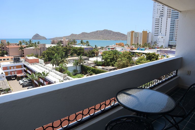 Departamento en Mazatlan con vista al mar y piscina