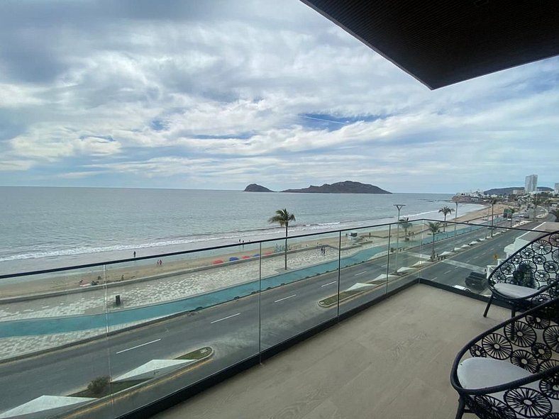 Apartment in Mazatlan with ocean view on the boardwalk #3A